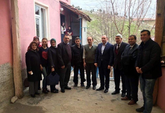 AK Parti Heyetinden Yaralı Askere ’Geçmiş Olsun’ Ziyareti