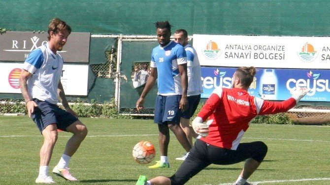 Antalyaspor Antrenmanında ETO’o’nun Özel Konuğu