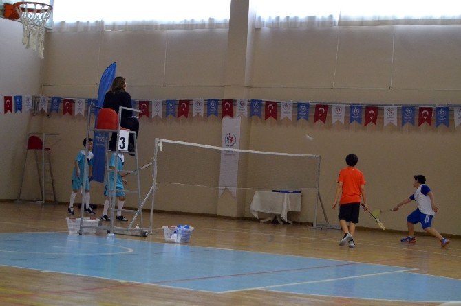 Ayvalık’ta Badminton Heyecanı Başladı