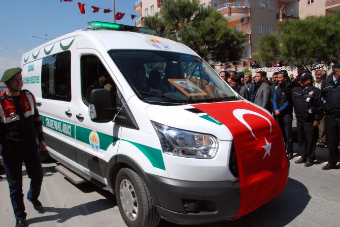 Şehit Jandarma Yüzbaşı Halil Özdemir'in cenazesi baba ocağına getirildi