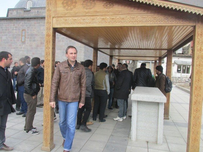 Yemen’li Tıp Öğrencisi Erzurum’da Toprağa Verildi