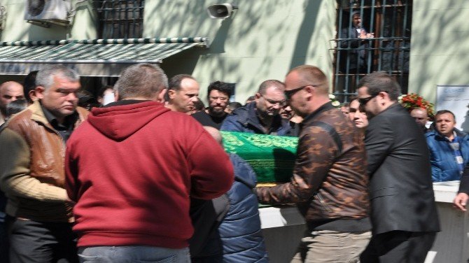Balıkesir’de Öldürülen Avukatın Cenazesi Defnedildi