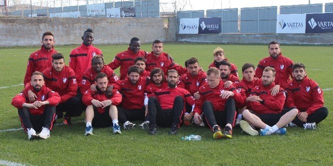 Elazığspor’da Futbolcular Eylem Yaptı