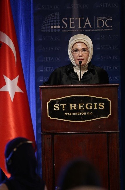 Emine Erdoğan: “Bir Zalimin Zulmünden Kaçan Milyonlarca İnsan Merhametin Adresini Bulamadı”