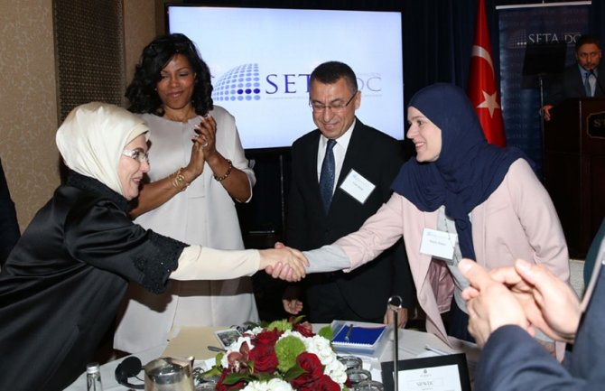 Emine Erdoğan, 'Suriyeli Mülteciler Krizi Paneli'ne katıldı