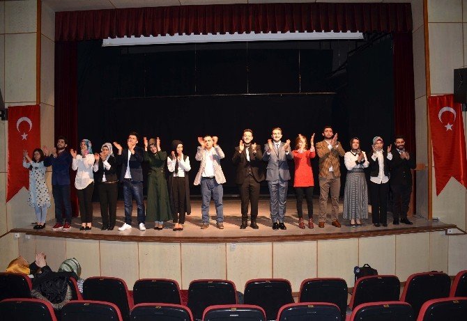Dersteki Tiyatro Hayali Bitlis Birinciliği Getirdi