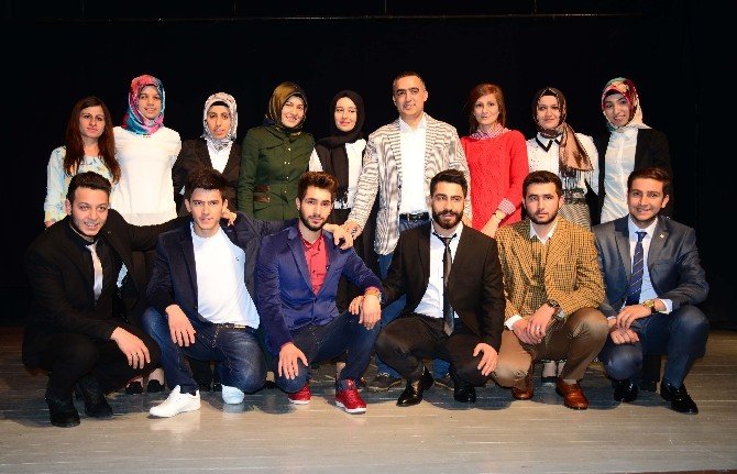 Dersteki Tiyatro Hayali Bitlis Birinciliği Getirdi