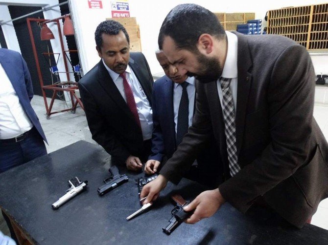 Etiyopya Büyükelçisi Workneh Trabzon’da Üretilen Silahlara Hayran Kaldı
