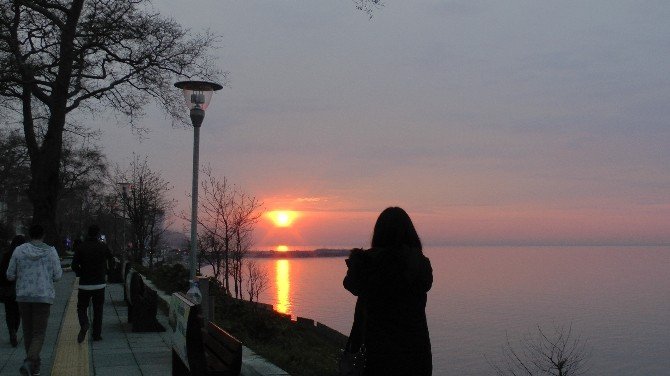 Karadeniz’de Gün Batımı İzleyenleri Hayran Bırakıyor