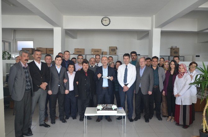 Başkan Şinasi Gülcüoğlu’na Belediye Personelinden Duygulu Sürpriz