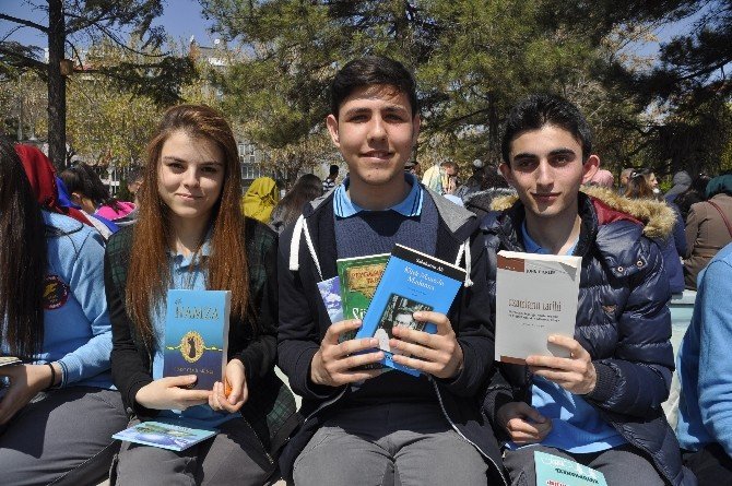 Aksaray’da "81 İlde Kitap Okuyoruz" Etkinliği