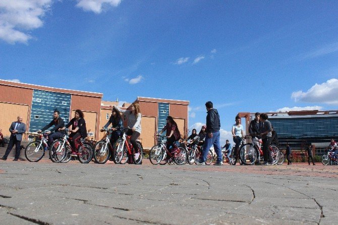 7 Aralık Üniversitesi’ne 200 Bisiklet Teslim Edildi