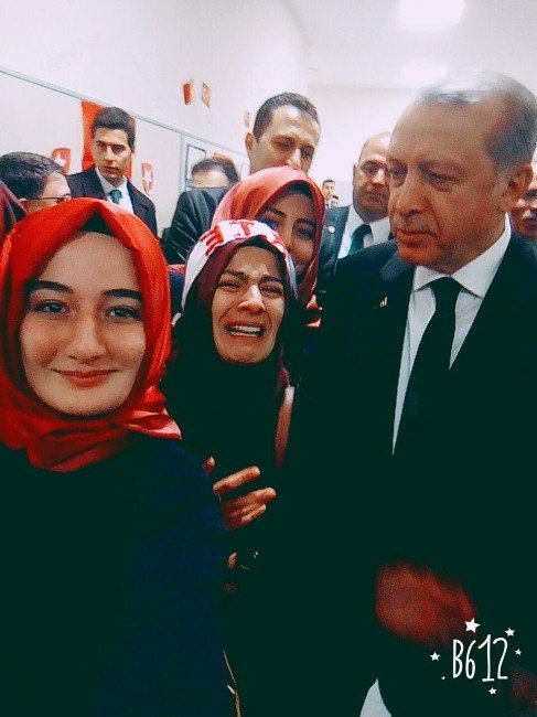 Yozgat İmam Hatip Lisesi Öğrencileri Cumhurbaşkanı Erdoğan İle Tanışmanın Mutluluğunu Yaşıyor