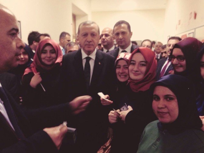 Yozgat İmam Hatip Lisesi Öğrencileri Cumhurbaşkanı Erdoğan İle Tanışmanın Mutluluğunu Yaşıyor