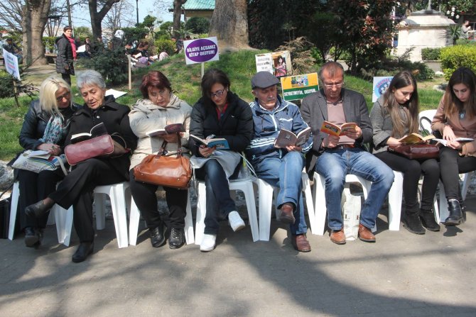 Zonguldaklılar, açık havada kitap okumayı sevdi