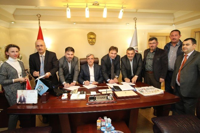 Akyazı Belediyesi’nde Toplu İş Sözleşmesi İmzalandı