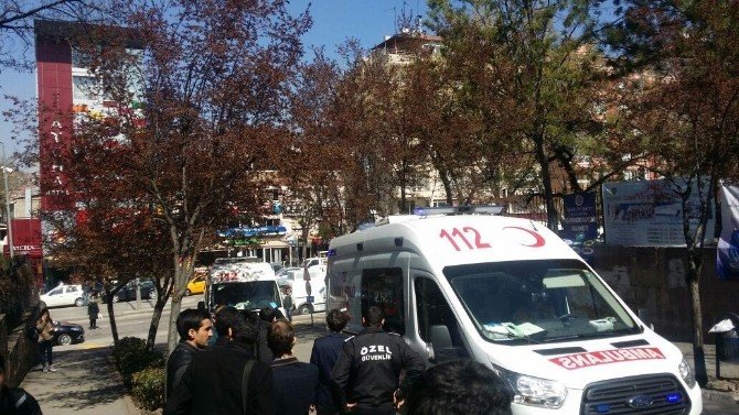 Ankara Üniversitesi’nde Şehit Savcı Kiraz’ı Anan Gruba Saldırı