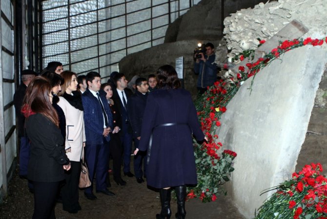 Azerbaycan'da 31 Mart Katliamı'nın kurbanları anılıyor