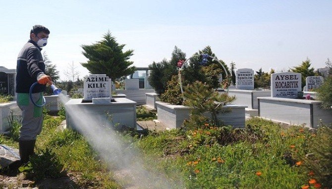 Bandırma’da Mezarlıklara Bakım