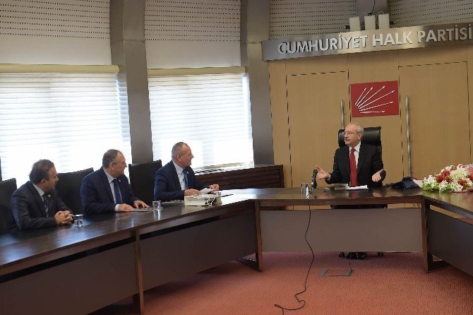 Kılıçdaroğlu, Belediye Başkanları Birliği Yönetimi İle Biraraya Geldi