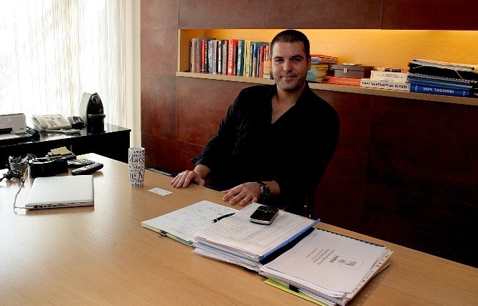 Tansu Çiller’in Oğlu Berk Çiller Güneş Enerjisi Paneli Üretecek