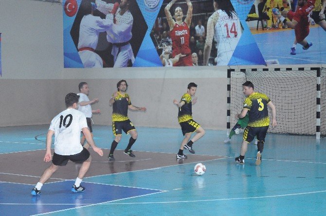 Kurumlar Arası Salon Futbol Turnuvası Sonlandı