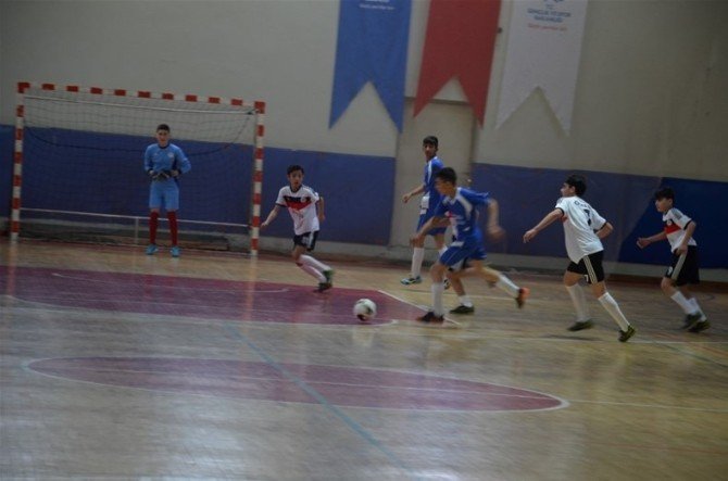 Futsal Yarı Final Grup Müsabakaları Başladı