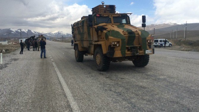 Askeri Konvoy "Ölürüm Türkiyem" Türküsü İle Uğurlandı