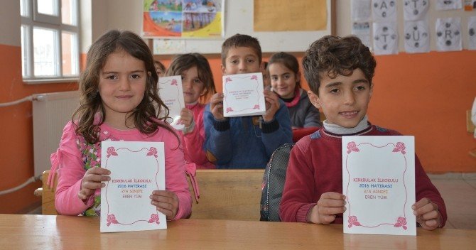 Köy Okulu Öğrencileri Kendi Kitabını Yazdı