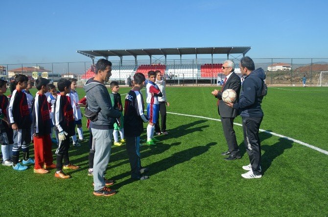 Kula’da Okullar Arası Futbol Turnuvası Devam Ediyor