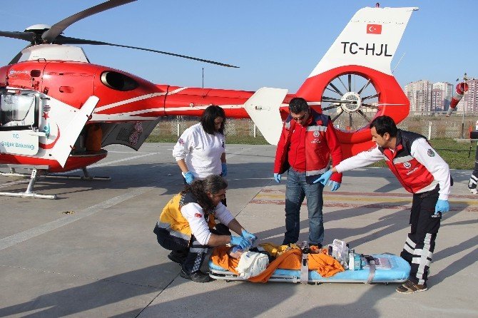 Ambulans Helikopter Kalbi Duran Bebek İçin Havalandı