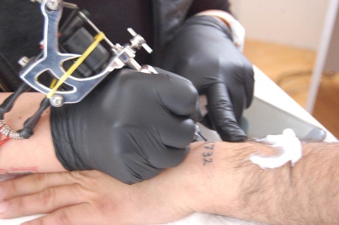 Kaybolduklarında "Sevgi İzi" Dövmesi İle Bulunacaklar