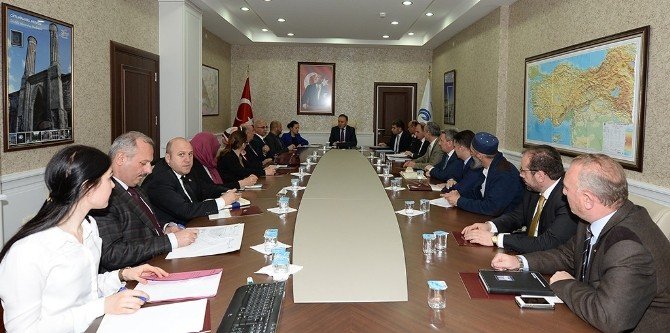Erzurum’da Suriyelilerle İlgili Komisyon Toplantısı Yapıldı