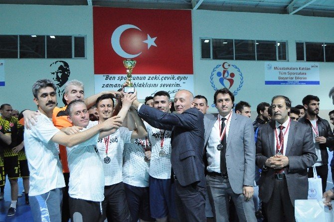 Kurumlar Arası Salon Futbol Turnuvası Sonlandı