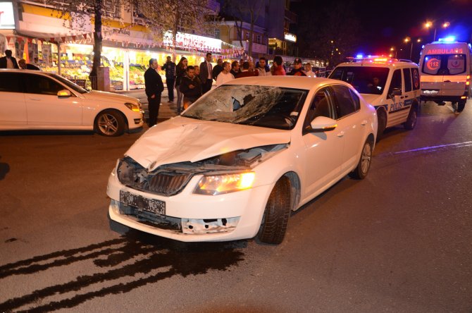 Ankara’da otomobil yayalara çarptı: 2 yaralı