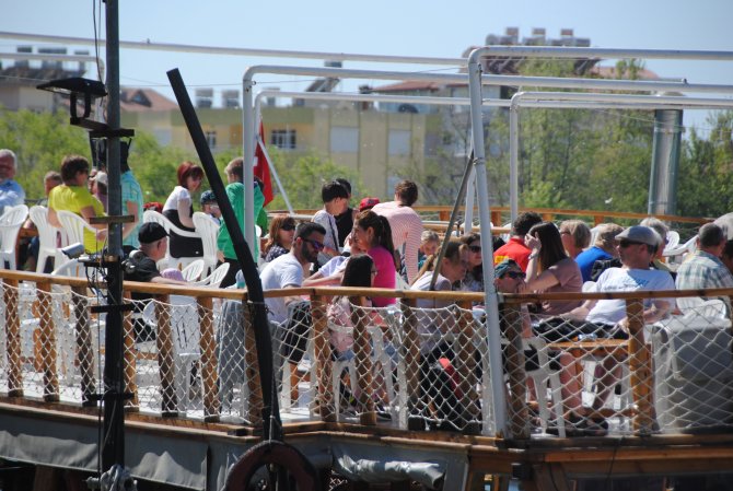 Manavgat Irmağı'nda 2016 yılı bot ve tekne turları başladı