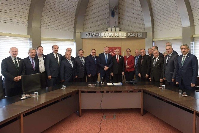 Belediye Başkanları Birliği Yönetim Kurulu Üyeleri Kılıçdaroğlu, İle Görüştü