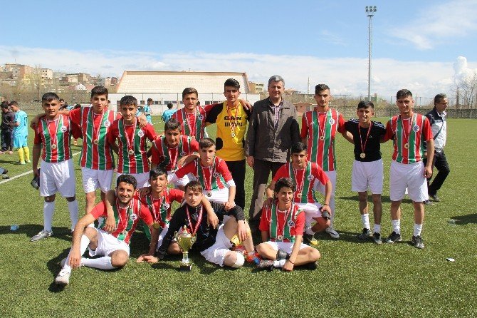 Silvan’da Liseler Arası Futbol Turnuvası Sona Erdi