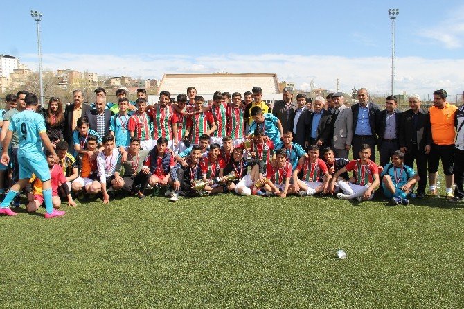 Silvan’da Liseler Arası Futbol Turnuvası Sona Erdi