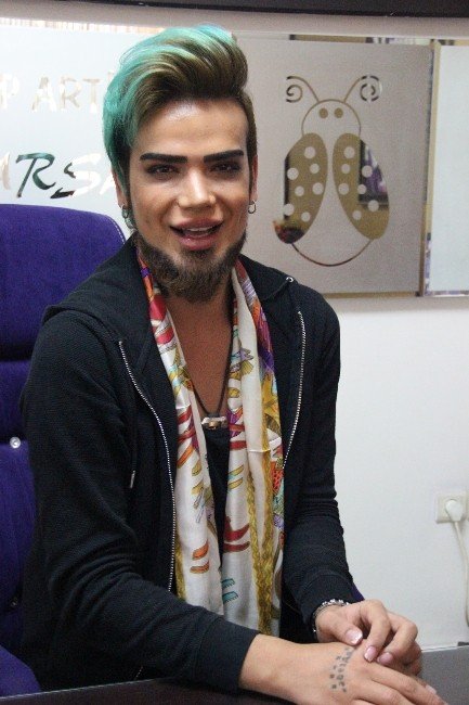 Dünyaca Ünlü Make Up Artist Arslan’dan "Eşcinsel" İddialarına Tepki