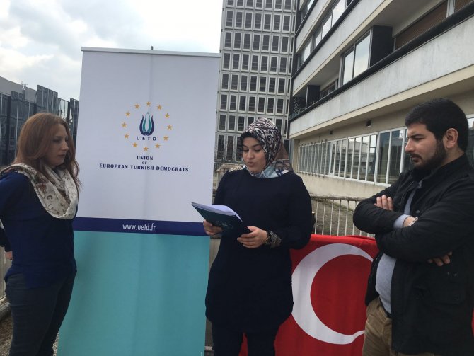 Fransa'da Türkler, terör saldırılarını kınadı