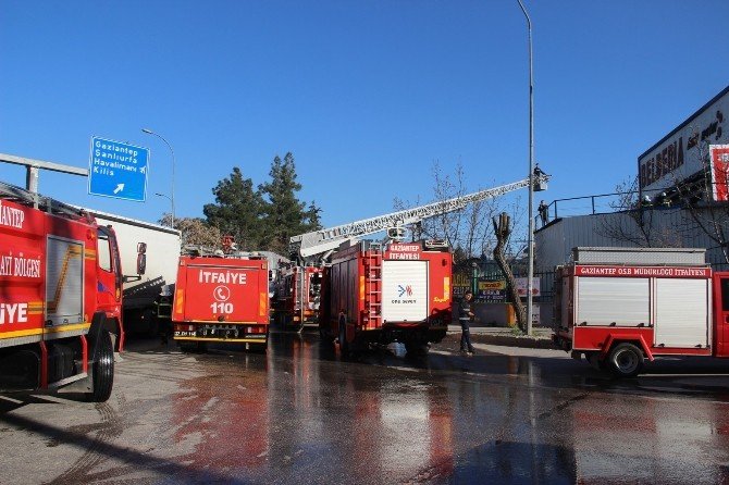 Gaziantep’teki Fabrika Yangını Korkuttu