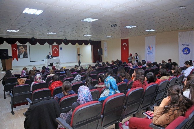 Başkan Palancıoğlu’dan Gençlere Kariyer Tavsiyeleri