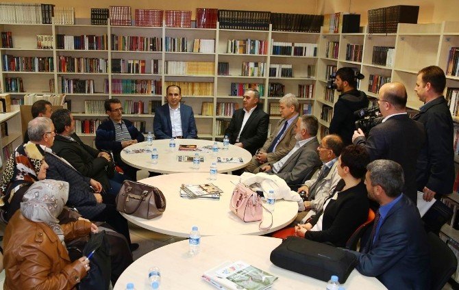 Başkan Altay Yazarlar Birliği İle Bir Araya Geldi