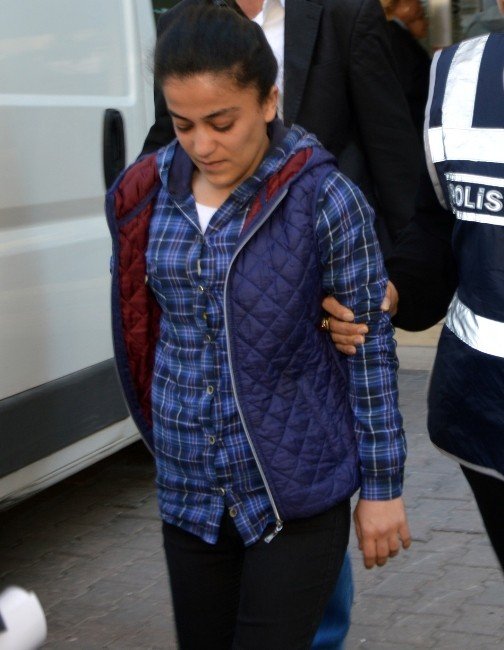 PKK’ya Katılmak İsteyen Genç Kız İle Bombacı Yakalandı