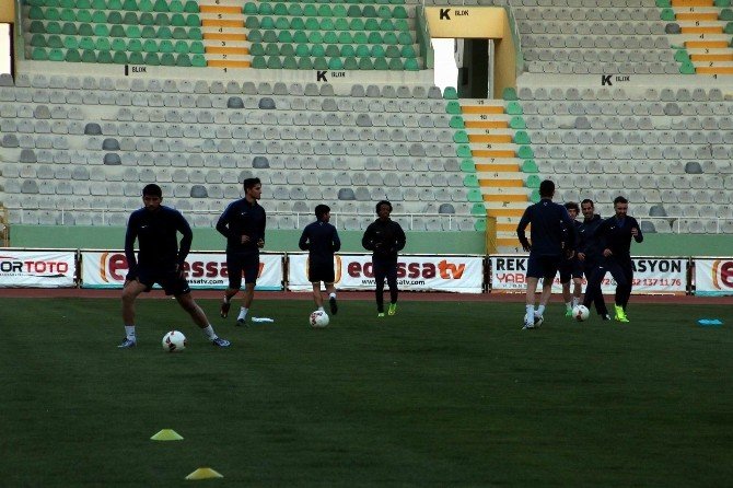 Şanlıurfaspor GAP Arena’da Antrenman Yaptı