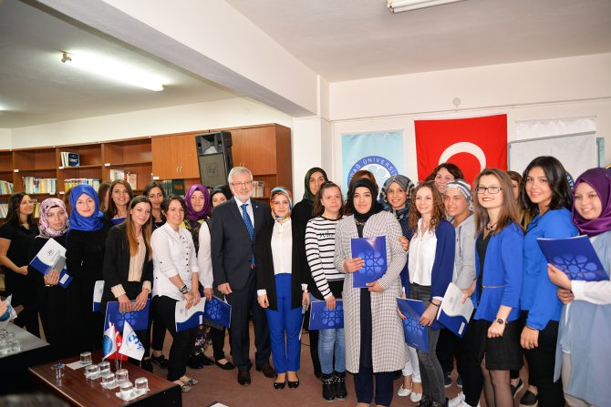 Yenişehir İbrahim Orhan MYO’da başarılı öğrencilere ödül