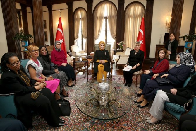 Çocuk ve Aile Hizmetleri Ajansı'ndan Emine Erdoğan'a teşekkür plaketi