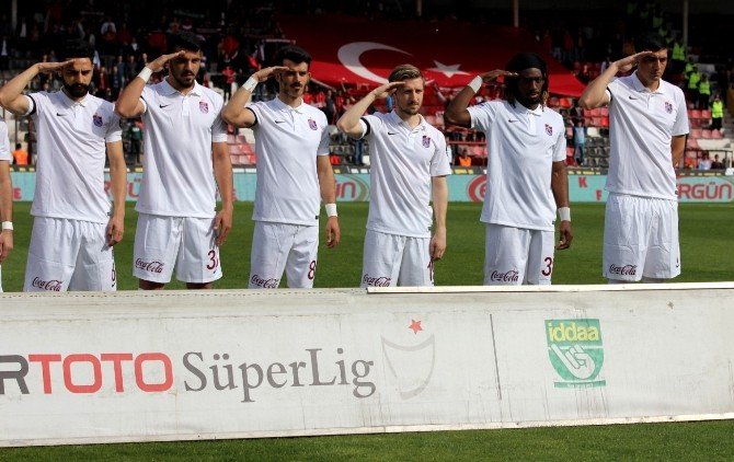 Trabzonsporlu Oyunculardan Asker Selamı