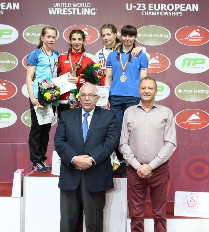 U23 Ümitler Bayan Güreş Milli Takımı Avrupa üçüncüsü oldu
